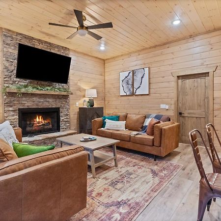 Вилла Mins To Gburg Sleeps 8 Hot Tub Arcade Area Pool Гатлинбург Экстерьер фото