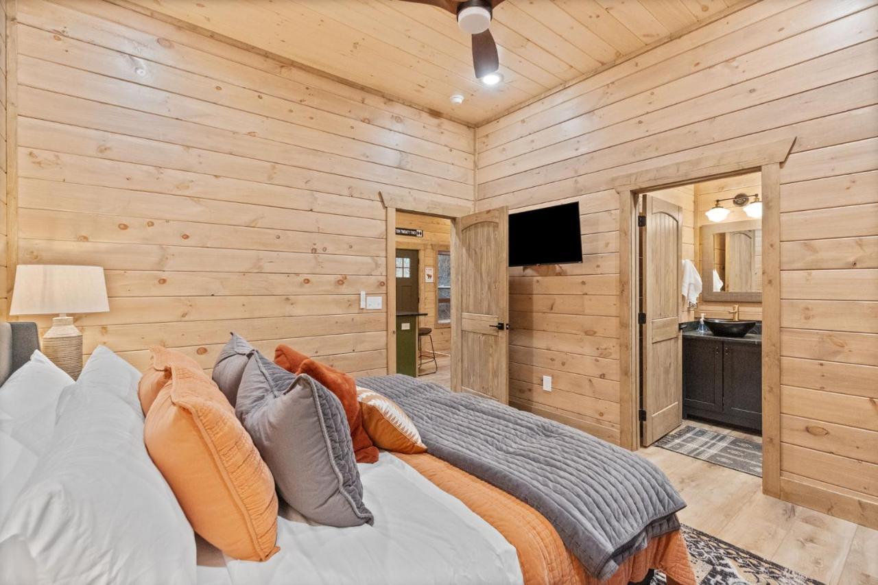 Вилла Mins To Gburg Sleeps 8 Hot Tub Arcade Area Pool Гатлинбург Экстерьер фото