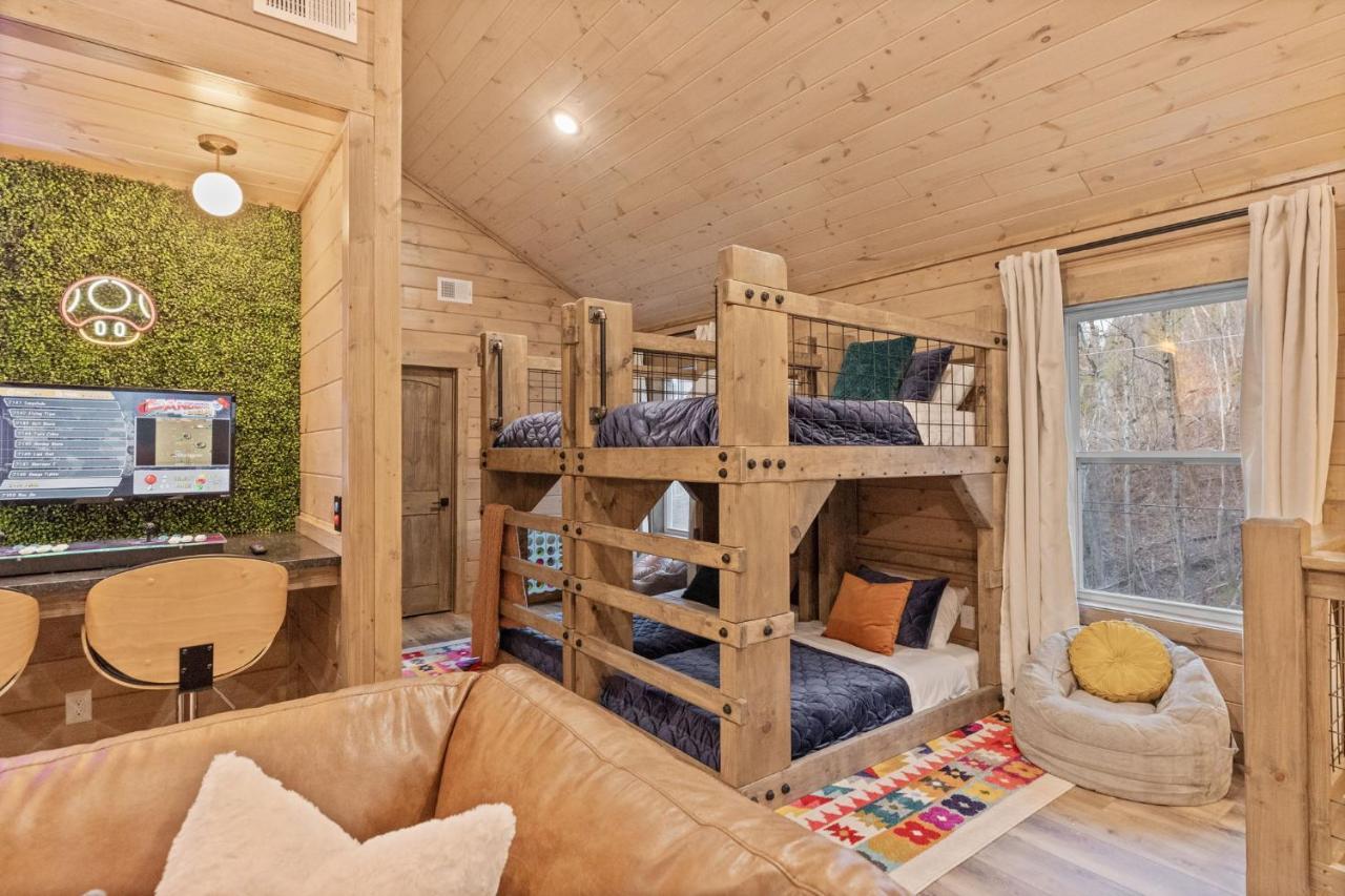Вилла Mins To Gburg Sleeps 8 Hot Tub Arcade Area Pool Гатлинбург Экстерьер фото