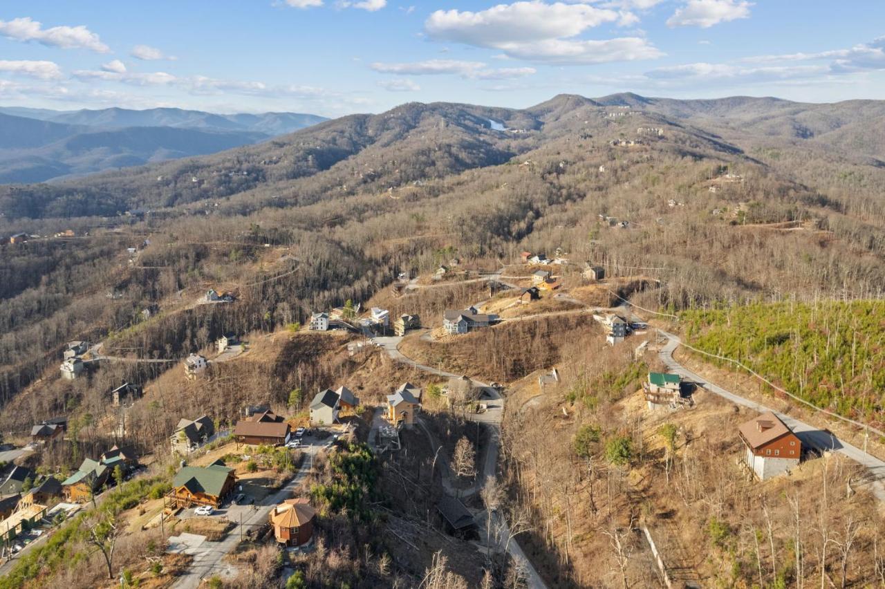 Вилла Mins To Gburg Sleeps 8 Hot Tub Arcade Area Pool Гатлинбург Экстерьер фото