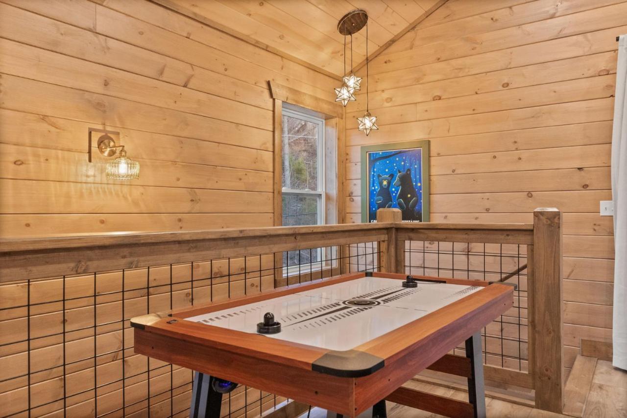 Вилла Mins To Gburg Sleeps 8 Hot Tub Arcade Area Pool Гатлинбург Экстерьер фото