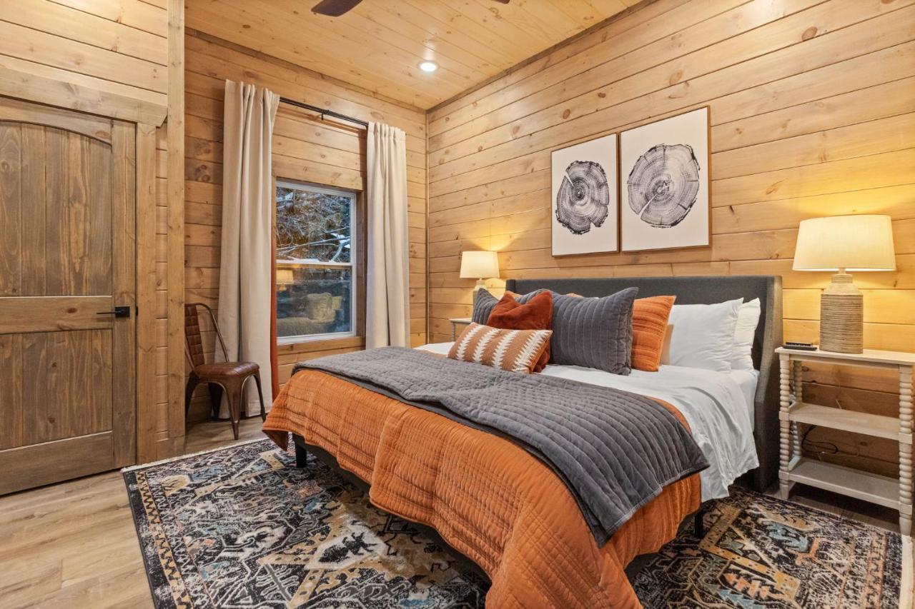 Вилла Mins To Gburg Sleeps 8 Hot Tub Arcade Area Pool Гатлинбург Экстерьер фото