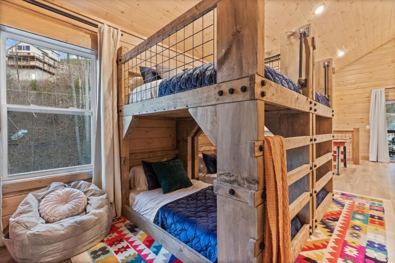 Вилла Mins To Gburg Sleeps 8 Hot Tub Arcade Area Pool Гатлинбург Экстерьер фото