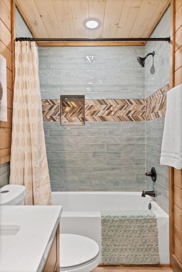 Вилла Mins To Gburg Sleeps 8 Hot Tub Arcade Area Pool Гатлинбург Экстерьер фото
